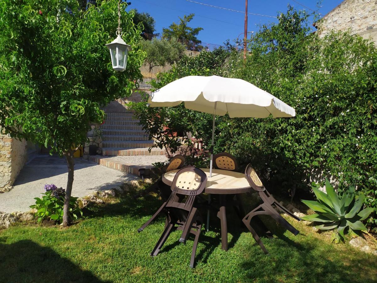 Il Giardino Dei Semplici B&B Caulonia Buitenkant foto
